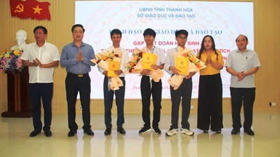 Thanh Hoa eyaletinden iki öğrenci, Asya Fizik Olimpiyatı'nda ödül kazanmaları nedeniyle takdir edildi.