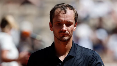 Medvedev mengalami kekalahan mengejutkan di babak pertama Roland Garros 2026.