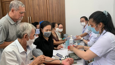 Città di Ho Chi Minh: Molte località si impegnano a completare i controlli sanitari universali entro il secondo trimestre del 2026.