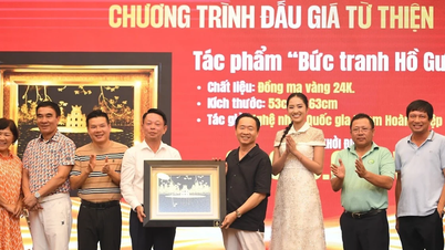 La serata di gala del Tien Phong Golf Championship - A Unified Nation, 2a edizione, ha raccolto oltre 279 milioni di VND per attività di beneficenza.