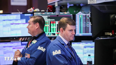 S&P 500 i Nasdaq osiągnęły nowe maksima pomimo ryzyka geopolitycznego.