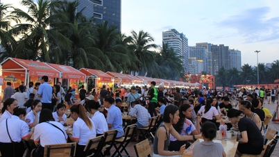 Il Festival del Mare di Da Nang dura 9 notti: il suono dei gong si fonde con la musica elettronica e si può gustare un'abbondanza di frutti di mare.