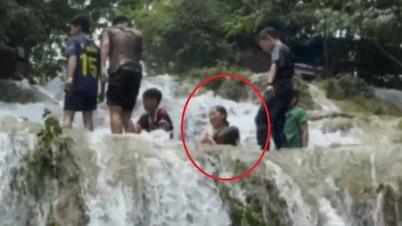 Nel mezzo della furiosa cascata, gli studenti di medicina lottavano per salvare la vita di un ragazzo che stava annegando, la cui circolazione si era arrestata.