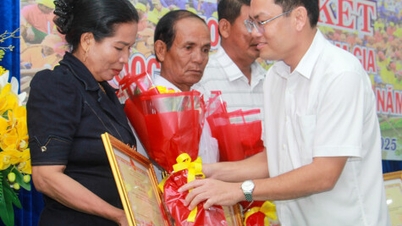 Ca Mau celebra la cultura Khmer al Festival Ok Om Bok.
