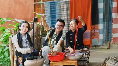 La seconda classificata, Kha Thi Tho, diffonde i colori vivaci del broccato thailandese nel programma "I colori del villaggio".