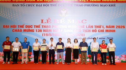 L'Università Industriale di Quang Ninh ha ricevuto un certificato di eccellenza al Festival Sportivo del distretto di Mao Khe.