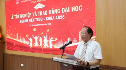 CERIMONIA DI LAUREA PER GLI STUDENTI DELLA CLASSE 26, DIPARTIMENTO DI ARCHITETTURA – UNIVERSITÀ DI BUSINESS E TECNOLOGIA DI HANOI