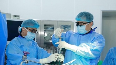 Robot, intelligenza artificiale e posizionamento 3D stanno inaugurando una nuova era per la chirurgia spinale in Vietnam.