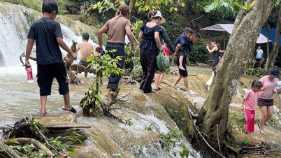 Uno studente di medicina salva un ragazzo dall'annegamento presso la cascata Seven-Tier.