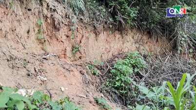 Mang Ri beldesinde dağ yamacındaki çatlaklardan kaynaklanabilecek toprak kaymalarıyla ilgili endişeler var.