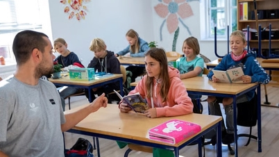 Dlaczego Szwecja rozpoczęła kampanię mającą na celu „odrodzenie” papierowych książek w szkołach?