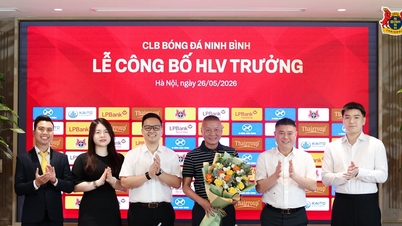 គ្រូ​បង្វឹក Chu Đình Nghiêm ចូល​កាន់​តំណែង​ជា​ផ្លូវ​ការ​លើ​ក្លឹប Ninh Binh ជាមួយ​នឹង​កុងត្រា​រយៈ​ពេល ៣ ឆ្នាំ។