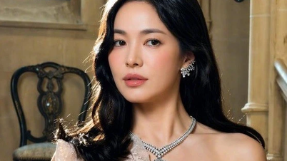 Song Hye-kyo mette in mostra la sua bellezza divina.