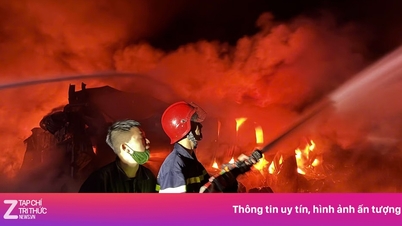 Polis bekerja sepanjang malam untuk memadamkan kebakaran gudang di Phu Tho.