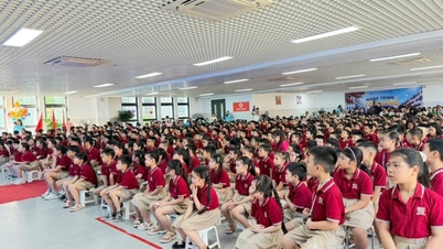 Caldo estremo: i genitori possono decidere in modo preventivo di tenere i figli a casa da scuola.