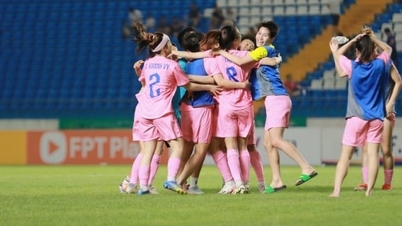 La squadra femminile di Hanoi I riceve un grande riconoscimento per aver raggiunto la finale della Coppa Nazionale 2026.