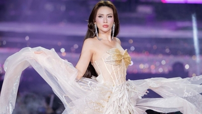 Supermodellen Vo Hoang Yen gör comeback vid 38 års ålder.