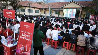 Il pubblico di An Giang si è commosso guardando il film "Tunnels - Il sole nell'oscurità".