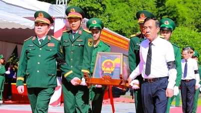 Nguyễn Trong Nghia tábornok részt vett a 19 elesett katona megemlékezésén és temetési szertartásán Thanh Hoában.