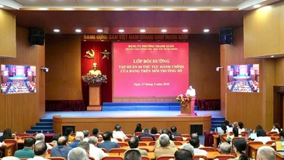 Il distretto di Thanh Xuan conduce corsi di formazione sulle procedure amministrative del Partito nell'ambiente digitale.