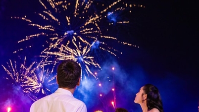 Con sus espectáculos de fuegos artificiales semanales, Vung Tau atrae a los visitantes con una serie sin precedentes de grandes fiestas nocturnas en su parque acuático.