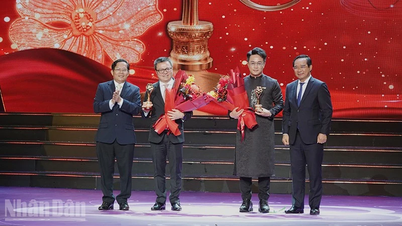 Il quotidiano Nhan Dan ha organizzato a Ho Chi Minh City uno speciale programma artistico dal titolo "Concerto nazionale: la patria nei nostri cuori".