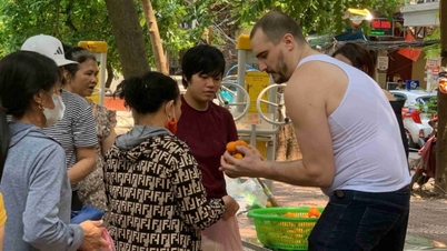 Il mio amico britannico e il suo viaggio alla scoperta di come "seminare semi di gentilezza" nel cuore di Hanoi.