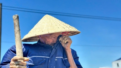 Il caldo torrido a Nghe An rende difficile per la popolazione guadagnarsi da vivere.