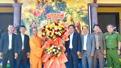 A Xuan Huong kerület vezetői, Da Lat, látogatást tettek és gratuláltak Buddha 2026-os születésnapi ünnepsége alkalmából.