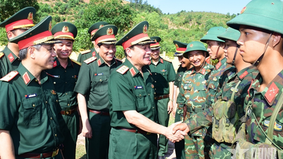 Il generale Truong Thien To ispeziona e valuta la situazione presso la 395ª Divisione.