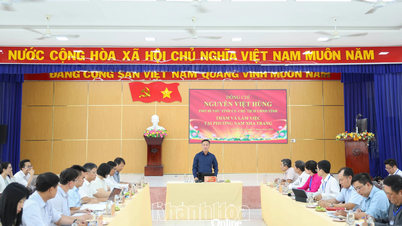 Chủ tịch UBND tỉnh Nguyễn Việt Hùng làm việc với phường Nam Nha Trang