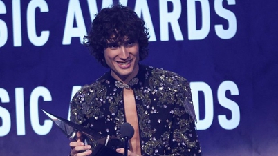 Chi è Sombr, vincitore di due American Music Awards e nuovo fenomeno della musica americana?