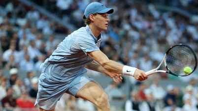 Jannik Sinner annienta gli avversari al Roland Garros 2026: batte i record di Djokovic e Agassi.