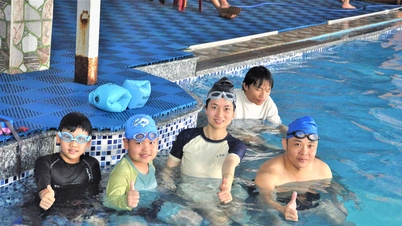 A Da Lat, i corsi di nuoto estivi sono in pieno fermento.