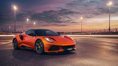 La Lotus Emira 420 Sport arrive au Vietnam, forte de ses 420 chevaux.