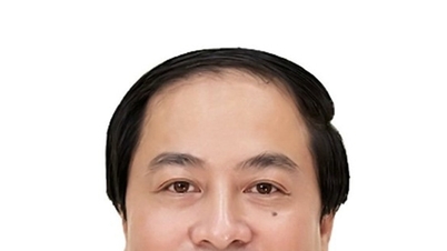 รองศาสตราจารย์ ดร. ตรัน ซวน ตรวง ได้รับการแต่งตั้งให้ดำรงตำแหน่งอธิการบดีของมหาวิทยาลัยเหมืองแร่และธรณีวิทยา
