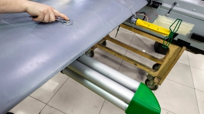 У секретній лабораторії безпілотників Україна формує хід війни за допомогою нової наступальної зброї.