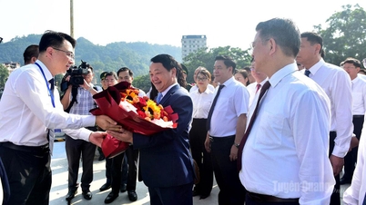 La delegazione della provincia di Tuyen Quang ha iniziato la sua visita e missione di lavoro nello Yunnan (Cina).
