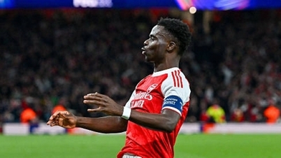 Saka stråler og fører Arsenal direkte til Champions League-finalen.