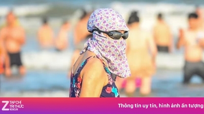 ارتدوا الأوشحة والقبعات وذهبوا للسباحة في شاطئ سام سون.