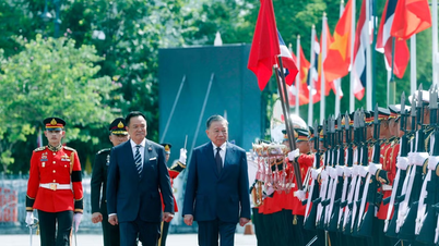 Una solenne cerimonia di benvenuto per il Segretario Generale, il Presidente e sua moglie in occasione della loro visita ufficiale nel Regno di Thailandia.