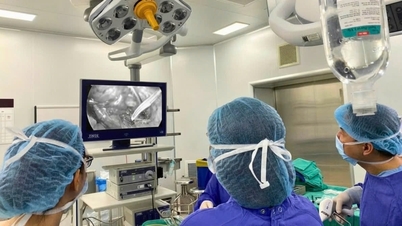 Vinmec xử lý khối lạc nội mạc tử cung áp xe, chèn ép thận ở bệnh nhân Gen Z