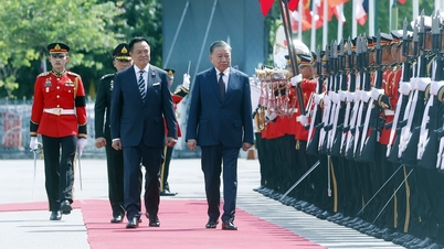 Il Primo Ministro della Thailandia ha presieduto la cerimonia di benvenuto per il Segretario Generale, il Presidente e sua moglie.