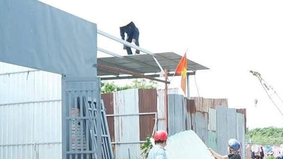 Die Behörden haben vier illegale Bauten gewaltsam abgerissen und damit die Ordnung bei den Bauarbeiten in Long Hung wiederhergestellt.
