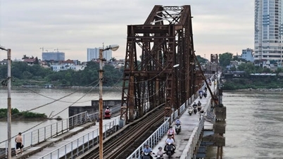 Il ponte Long Bien è stato ufficialmente riaperto al traffico dopo due mesi di lavori di riparazione.