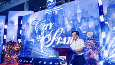 Bài phát biểu của hiệu trưởng trường chuyên Hà Nội khiến toàn trường xúc động, học sinh nghẹn ngào ngày chia tay
