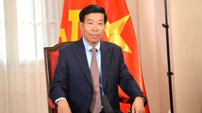 Menyatakan rasa hormat yang tinggi terhadap hubungan Vietnam-Filipina.