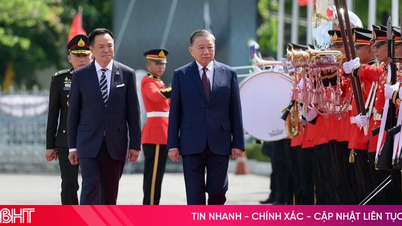 Il Primo Ministro della Thailandia ha presieduto la cerimonia di benvenuto per il Segretario Generale e Presidente To Lam.