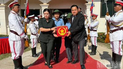 นำอัฐิของวีรบุรุษ 10 ท่านที่เสียชีวิตในลาวกลับสู่มาตุภูมิ