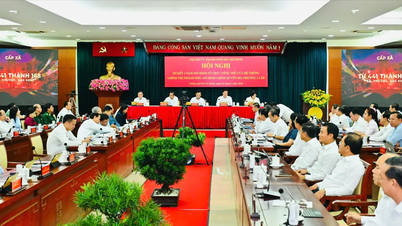 Il segretario del Partito di Ho Chi Minh City, Tran Luu Quang, ha affermato: "I funzionari di Ho Chi Minh City devono cambiare il loro modo di pensare e di lavorare per soddisfare le nuove esigenze di sviluppo".